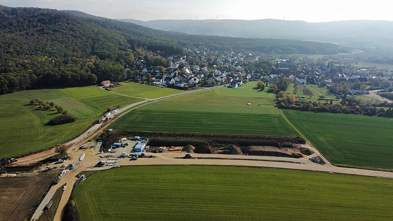 Aus der Luft zeigen sich die Dimensionen der Westumgehung Geisfeld.
