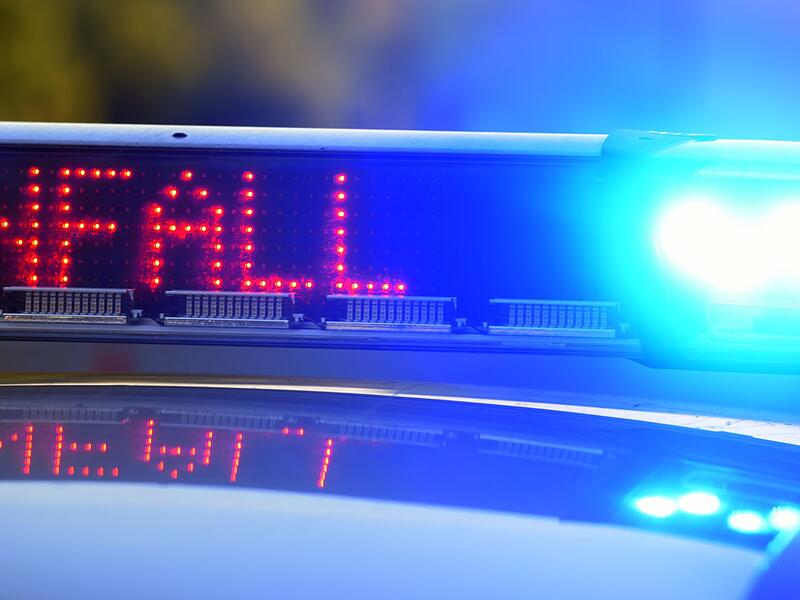 Symbolbild - Polizei sichert Unfallstelle Symbolbild - Polizei sichert Unfallstelle
