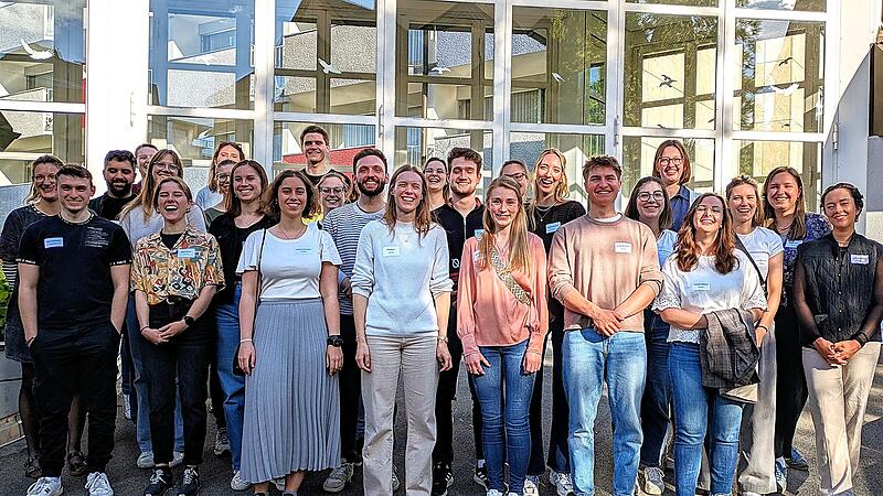 Landpartie Allgemeinmedizin: Berufschancen in Bad Kissingen 30 Studierende von vier medizinischen Fakultäten aus Würzburg, Erlangen, Augsburg und München informierten sich über Berufschancen in der Gesundheitsregion Bad Kissingen