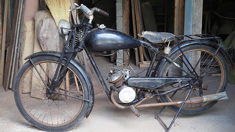 Etwa 90 Jahre alt ist das Miele-Motorfahrrad.