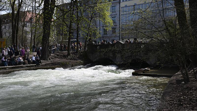 Ostern an der Eisbachwelle