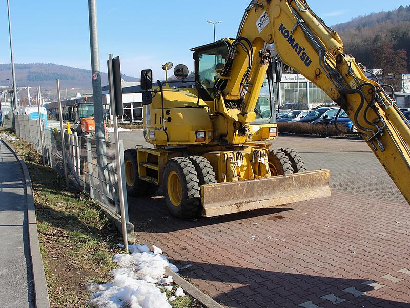 Die Drogerie DM plant einen Markt auf dem Parkplatz von Aldi zu erreichten. Sind das erst Anzeichen f&uuml;r den Bau?