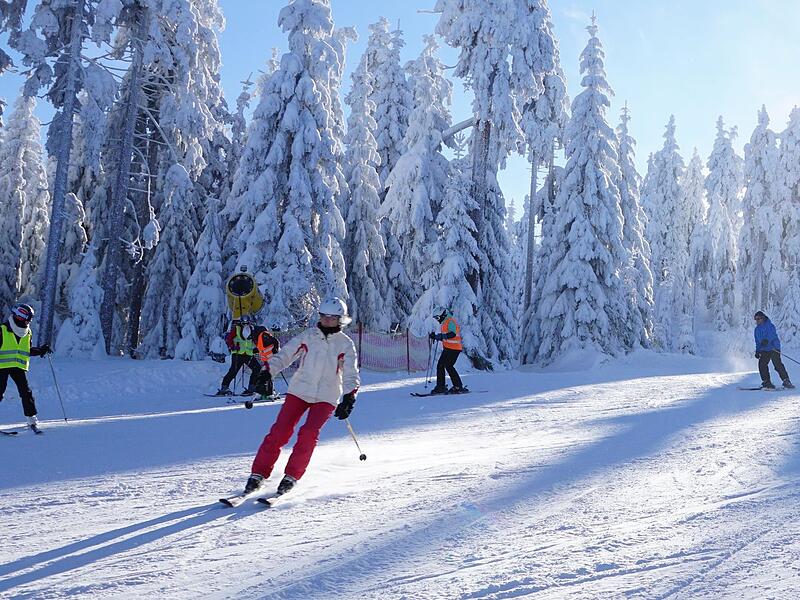 In der Wintersaison ist der Ochsenkopf ein beliebtes Ziel. (Symbolbild)