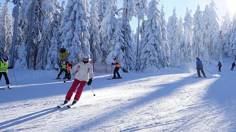 Daf&uuml;r, dass wie hier traumhafte Bedingungen herrschen, sorgen am  Ochsenkopf auch Schneekanonen.