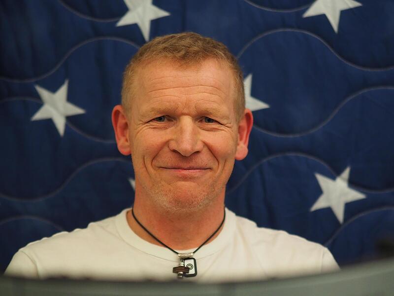 Peter Hofmann ist der aktuelle Podcast-Gast im Sternenzelt-Studio von &bdquo;Du Holz&ldquo;.