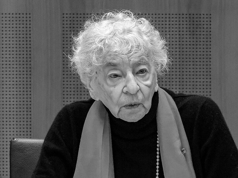 Ruth Weiss