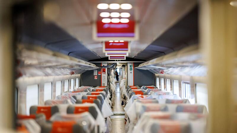 Italienischer Schnellzug Frecciarossa Italienischer Schnellzug Frecciarossa