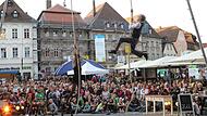 Das Forchheimer ZirkArt FestivalForchheim & Fränkische Schweiz Die Eröffnungsshow des ZirkArt Festival ist dieses Jahr kostenlos und findet auf dem Paradeplatz statt.