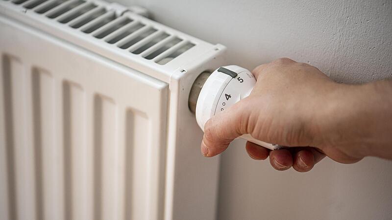 Die Temperatur in gemeindeeigenen Immobilien wird auf 20 Grad tags&uuml;ber und auf 18 Grad nachts abgesenkt.