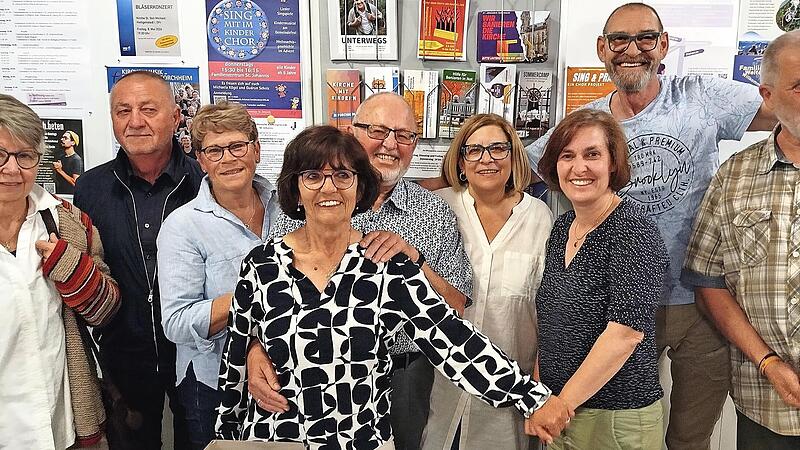 Die „Fränkischen Israelfreunde“ veranstalteten „Aktuelles aus Jerusalem“ mit der Journalistin und Islamwissenschaftlerin Mirjam Holmer (3. v. r.). Viele Interessierte füllten den Saal im Gemeindehaus St. Johannis. Die „Fränkischen Israelfreunde“ veranstalteten „Aktuelles aus Jerusalem“ mit der Journalistin und Islamwissenschaftlerin Mirjam Holmer (3. v. r.). Viele Interessierte füllten den Saal im Gemeindehaus St. Johannis.