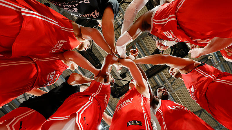 Mit neuem Trikotsponsor gehen die Bamberg Baskets in die Saison 2024/25.