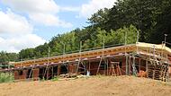 Der neue Waldkindergarten in Fuchsstadt d&uuml;rfte in dieser Form mit seinen Alleinstellungsmerkmalen ein Vorbild in diesem Sektor sein. Bauwagenszenen oder Blockh&uuml;ttenromantik waren hier nicht im Sinne des Gemeinderats.
