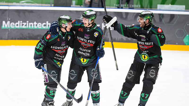 Riesenfreude bei Max Schaller (links), Luca Franzese (Mitte) und Philipp Stobbe: Die Alligators ringen am Freitagabend Erding nieder.