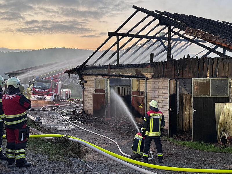 Großbrand in Reithalle im Landkreis Bayreuth
