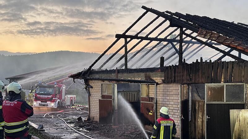 Großbrand in Reithalle im Landkreis Bayreuth