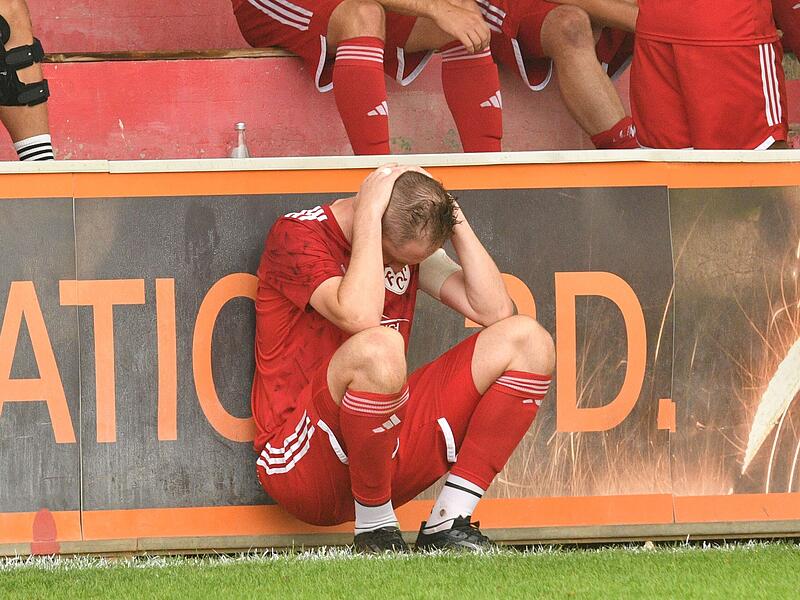 Die Lichtenfelser um Kapitän Kevin Wige (Bild) verkauften sich beim TuS Leider in der zweiten Hälfte nicht mehr gut, kassierten beim 0:5 die Saisongegentore 19 bis 23 und verharren auf einem Abstiegsplatz.