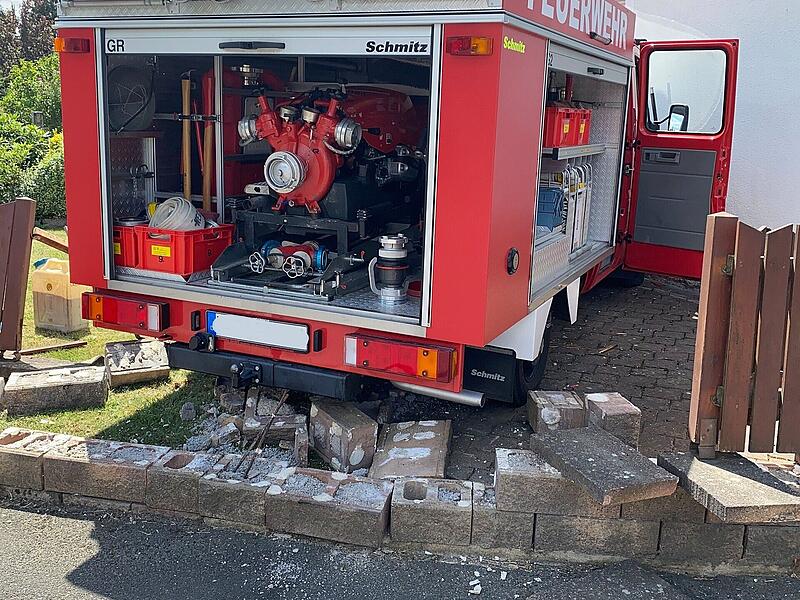 Neustadt: Feuerwehrmann am Steuer bewusstlos - Unfall Neustadt: Feuerwehrmann am Steuer bewusstlos - Unfall