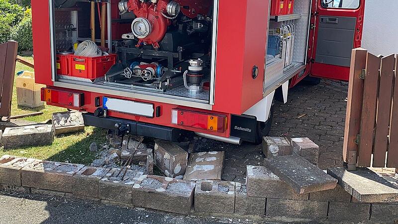 Neustadt: Feuerwehrmann am Steuer bewusstlos - Unfall
