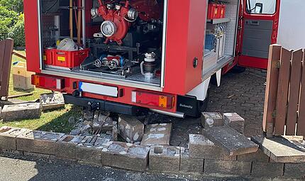 Neustadt: Feuerwehrmann am Steuer bewusstlos - Unfall Neustadt: Feuerwehrmann am Steuer bewusstlos - Unfall