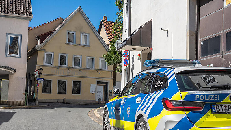 Tötungsdelikt auf Feier in Coburg: Polizei verhaftet Tatverdächtigen Tötungsdelikt auf Feier in Coburg: Polizei verhaftet Tatverdächtigen