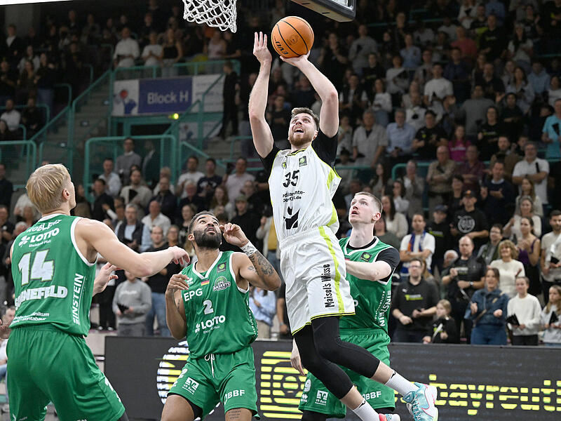 Die Bayreuther mussten gleich zu Saisonbeginn auf dem Transfermarkt zuschlagen und holten den ukrainischen Nationalspieler Artem Kovalov (Bild) für Taje Kelly, der sich in der Vorbereitung  schwer am Knie verletzt hatte.