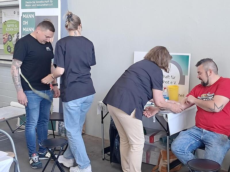 Testosteron-Check am Stand der Gesellschaft f&uuml;r Mann und Gesundheit e.V.