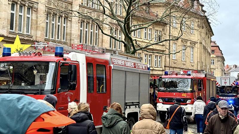 Karstadt Bamberg am Tag vor Heiligabend 2023 nach Brandalarm evakuiert