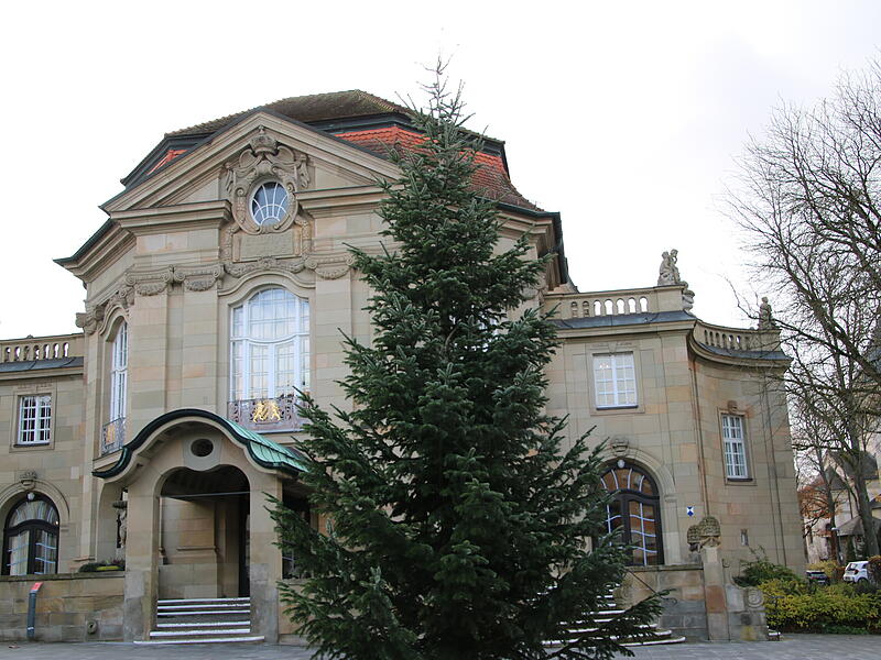 Weihnachtsbaum auf dem Theaterplatz Bad Kissingen