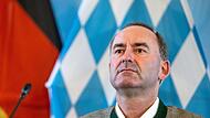 Freie-Wähler-Chef Hubert Aiwanger führt ein politisches Doppelleben und macht daraus auch keinen Hehl.