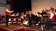 Die Höchstadter Stadtkapelle begeisterte beim Frühlingskonzert mit ihrem Dirigenten Florian Zeh.