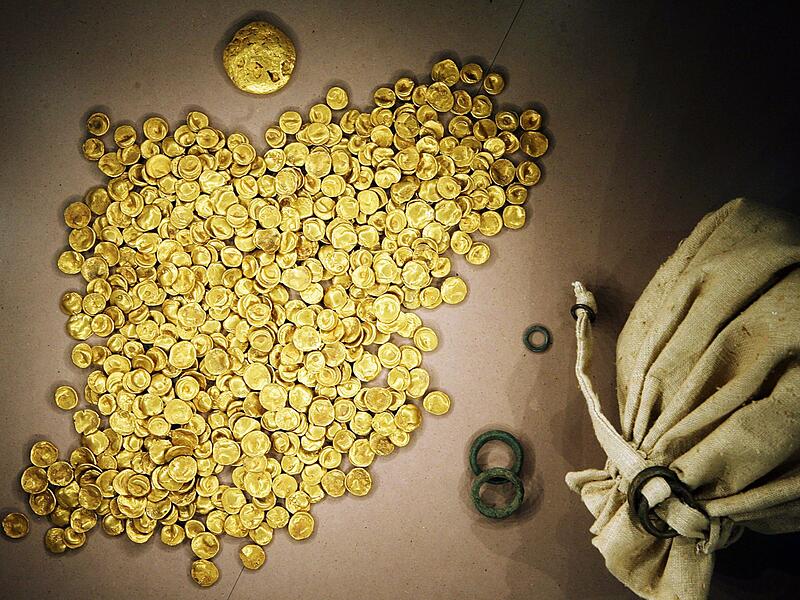 Goldschatz der Kelten aus Museum gestohlen Goldschatz der Kelten aus Museum gestohlen