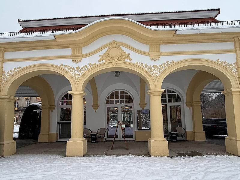 Das Caf&eacute; Lola im Staatsbad Br&uuml;ckenau