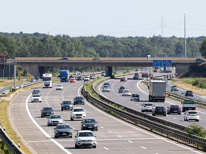 Mordversuch von der Autobahnbrücke?