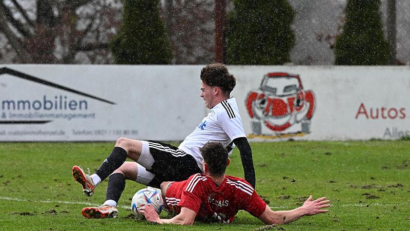 Der SSV Kasendorf (in Wei&szlig;) ist am Wochenende in der Bezirksliga Oberfranken Ost im Doppeleinsatz.