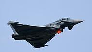 Eurofighter bei &Uuml;bungsflug am Luftwaffenst&uuml;tzpunkt N&ouml;rvenich