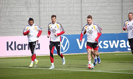 Ende Mai kommt die Deutsche Fußballnationalmannschaft wieder nach Herzogenaurach. Vor allem ie Nominierung des Franken David Raum (am Ball) gilt als gesichert. Ende Mai kommt die Deutsche Fußballnationalmannschaft wieder nach Herzogenaurach. Vor allem ie Nominierung des Franken David Raum (am Ball) gilt als gesichert.