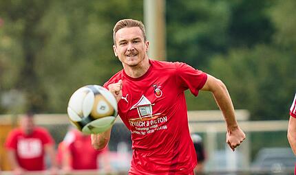 Ferdinand Riediger und der SV Buckenhofen 2 lie&szlig;en nicht nur den Tabellenf&uuml;hrer aus Uehlfeld kr&auml;ftig stolpern, sondern schossen sich gleichzeitig auf einen Nichtabstiegsplatz.Forchheim & Fr&auml;nkische Schweiz