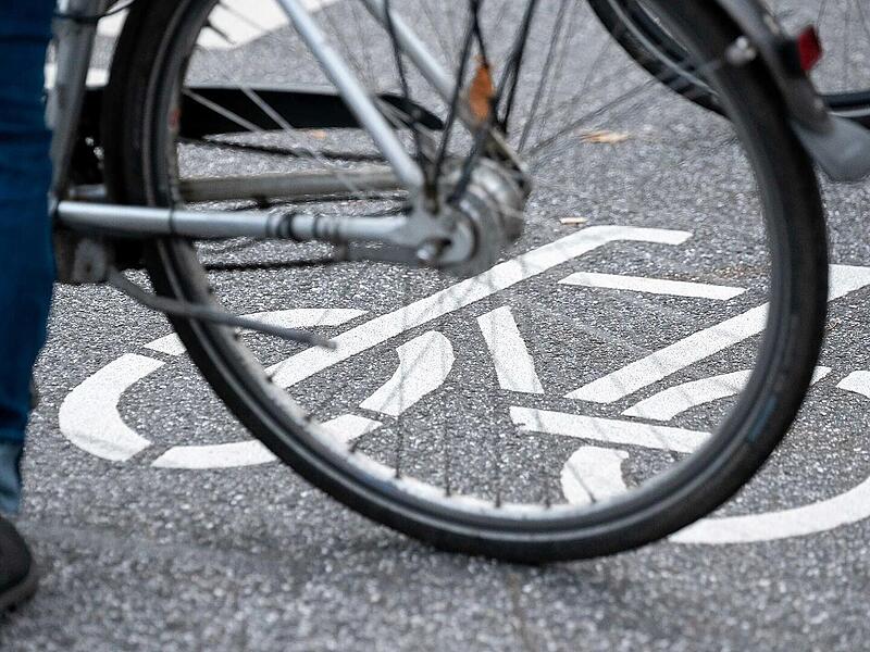 Kreis Forchheim: Jugendliche fahren zu zweit Fahrrad - 14-Jähriger schwer verletzt Kreis Forchheim: Jugendliche fahren zu zweit Fahrrad - 14-Jähriger schwer verletzt