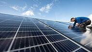 Kommt die Solarpflicht für private Neubauten bald aus Berlin anstatt aus München? Der Bund Naturschutz hofft jedenfalls auf mehr Druck auf die Söder-Regierung in der Klimapolitik.