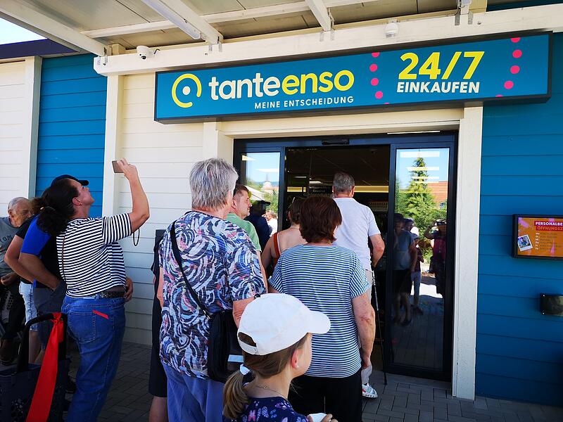 Er&ouml;ffnungsfestTante-Enso-Laden in PremichEr&ouml;ffnungsfestTante-Enso-Laden in Premich