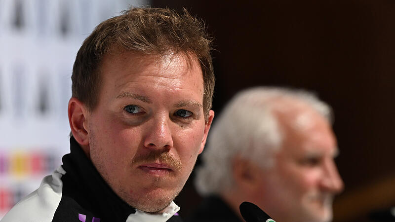 Der Blick geht nach vorne &ndash; und Richtung Nations-League-Titel: Bundestrainer Julian Nagelsmann war zusammen mit DFB-Sportdirektor Rudi V&ouml;ller bei der Auftakt-Pressekonferenz in Herzogenaurach.