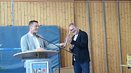 Bürgermeister Stefan Heinlein (links) mit Rektor Bernd Jungkunz.