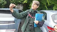 Heike Grumann erl&auml;utert, was eine Eichengalle ist.