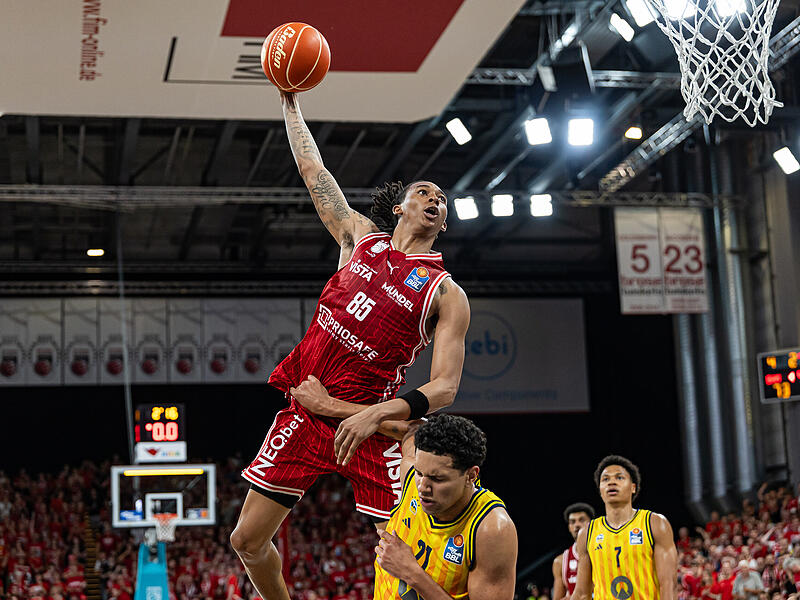 Wuchs in der zweiten Halbzeit &uuml;ber sich hinaus: Bambergs Guard Austin Crowley