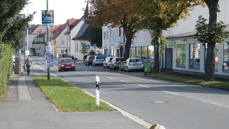 Die Bamberger (Bild) und die Lichtenfelser Stra&szlig;e verleiten zum Schnellfahren. Hier gilt Tempo 50 km/h, weil die Staatsstra&szlig;e 2197 &uuml;ber diese beiden Stra&szlig;en verl&auml;uft.