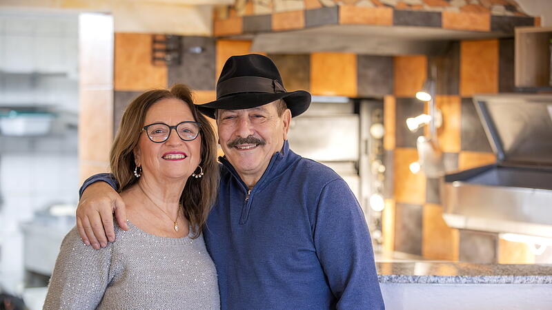 Tina und Vito Molignini (vorne) mit (hinten von links) Schwiegertochter Jessica, Sohn Matteo, Tochter Laura und Schwiegersohn Christoph.