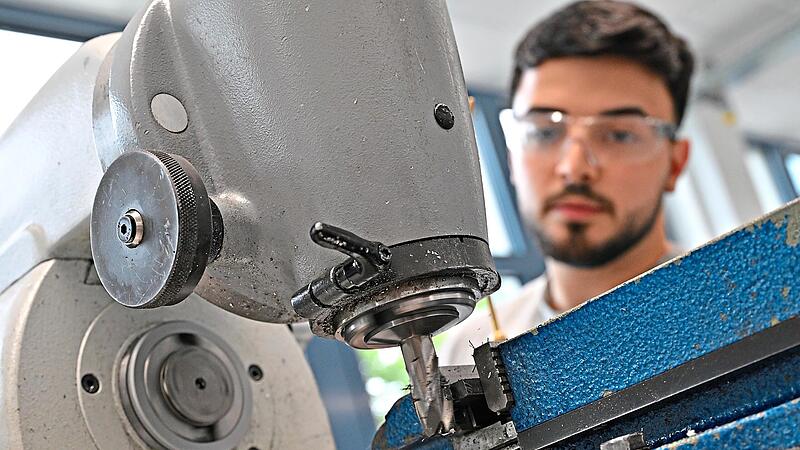 Um nur ein Prozent sinkt der Konjunkturklimaindex in der Region Kulmbach.Peter Kneffel/dpa