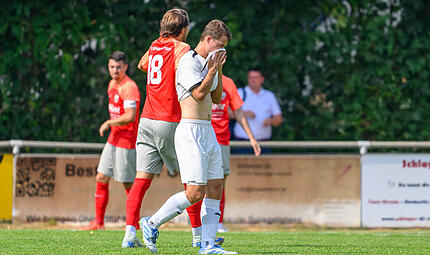 Der FC Herzogenaurach um Tom Galasek (Mitte) verloren auch gegen den FC Wendelstein.