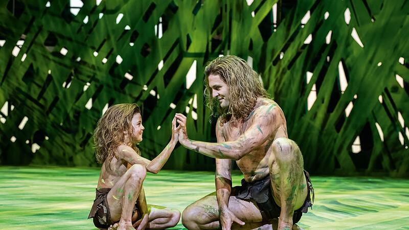 Alexander Klaws fliegt mit Sohn Lenny durch den Dschungel Alexander Klaws fliegt mit Sohn Lenny durch den Dschungel