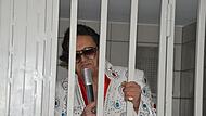 Duke Elvis sang den Jailhouse Rock in der Gefängniszelle der Bad Neustädter Polizeistation.